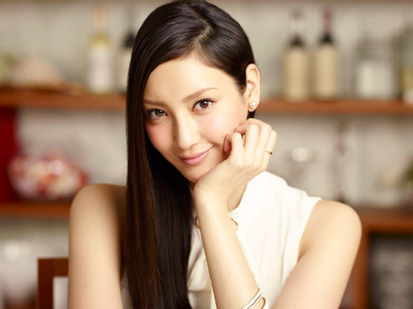 女優の菜々緒さん